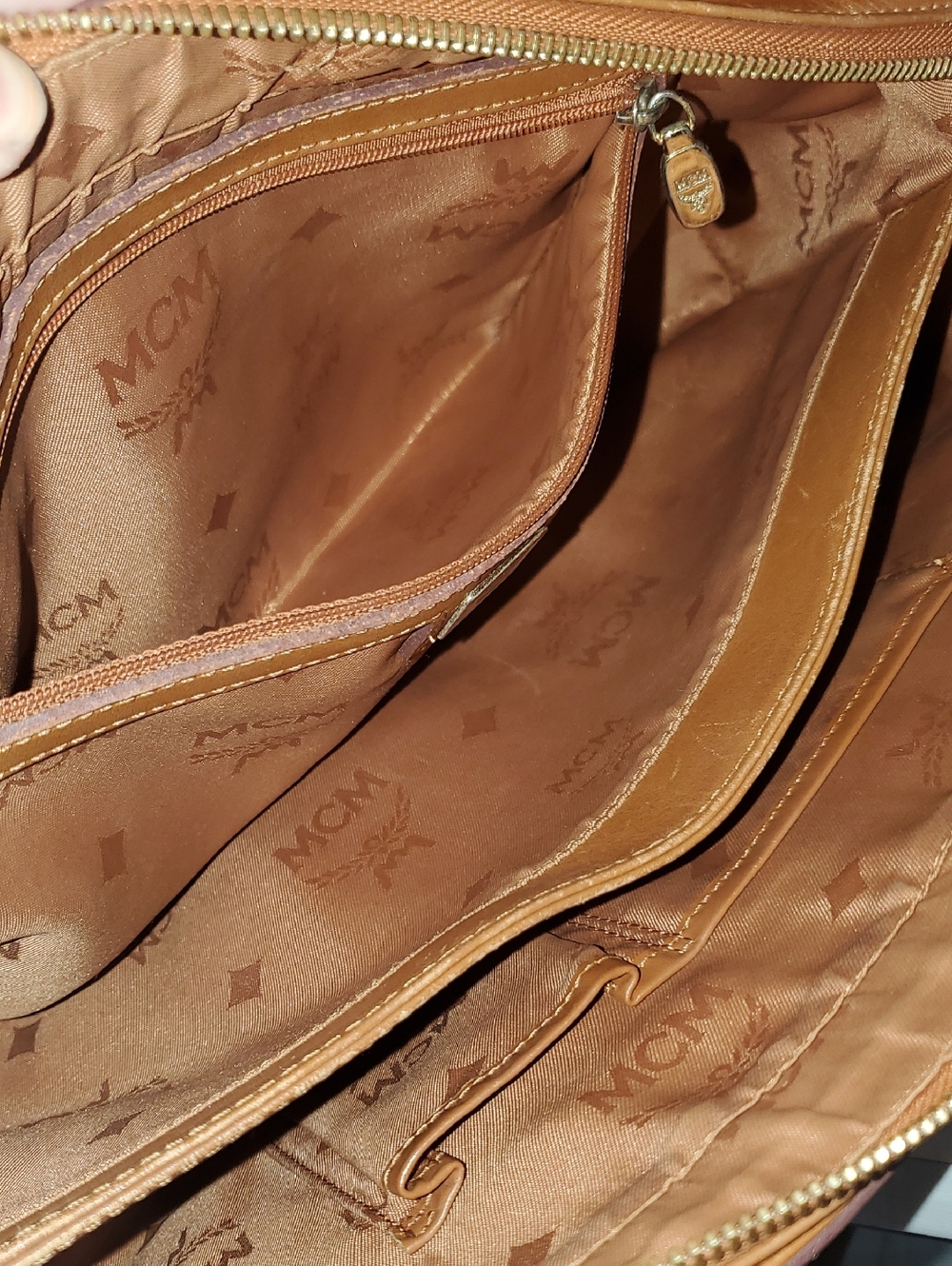 Vintage MCM Milla Cognac Visetos Leather Dual-Pocket Tite Bag🤎 - Picture 13 of 16